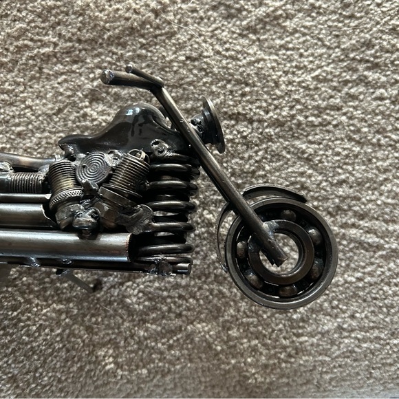 Scrap metal Motorcycle Art - Very Cool & Unique Piece - Picture 7 of 17